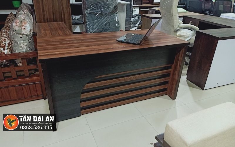 Có nên dùng ván dăm làm bàn làm việc? Ưu nhược điểm & kinh nghiệm chọn chuẩn xưởng 9 Co nen dung van dam lam ban lam viec 3